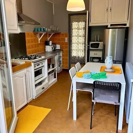 Apartment Maison Medicis - T5 Spacieuse Et Calme En - Emplacement Ideal *